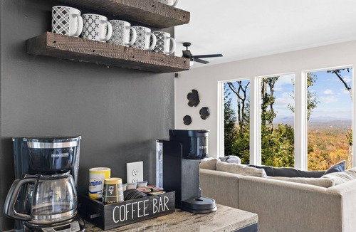 Blue Ridge Cabin | Modern Mountain Oasis 5BR with Million-Dollar Lake Views EV Hot Tub PetOK