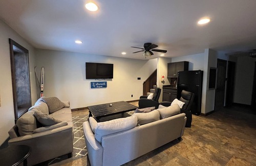 Claysburg House | Modern Mountain Retreat on Blue Knob Mountain - Ski, Hike, Bike, or Just Relax!