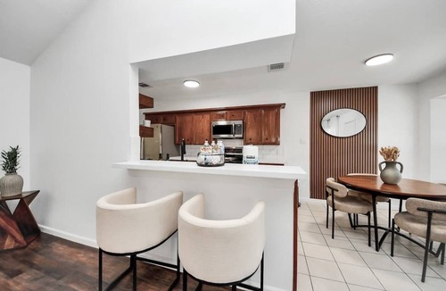 Pasadena House | Modern & Spacious Home | Stylish Design | Parking