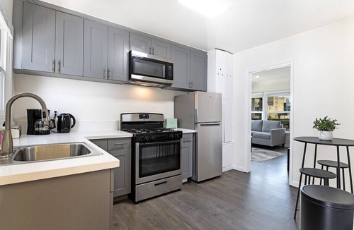 The Flats Apartment | Modern Studio Apartment in Prime Location