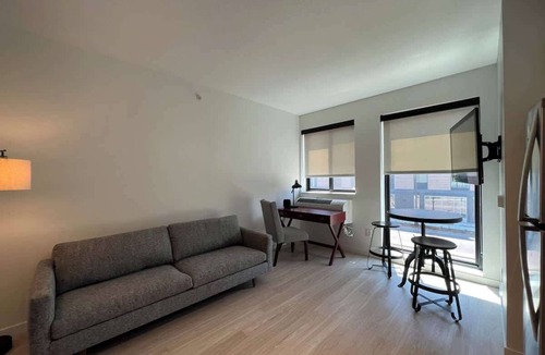 Hiawatha Apartment | Modern Sunny Micro 1BR Light Rail, Parks, MSP 205