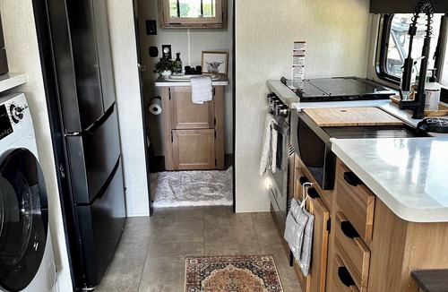 Venus House | Modern Tiny Home Firepit Near AT&T Stadium