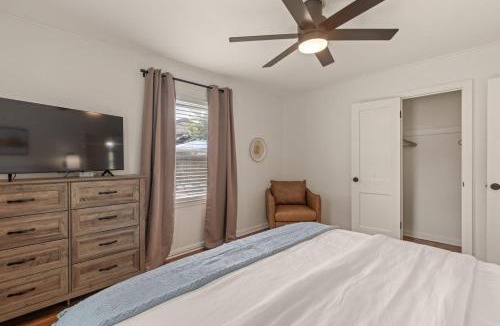 Turner Park House | ModernNest-KS Bed| Fire Pit Near TU Expo Downtown