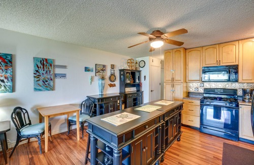 Ualapue Condo | Molokai Island Retreat w/Ocean View & Pool!