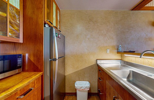 Maunaloa Condo | Molokai luxury retreat at Ke Nani Kai Resort with ocean view, pool & tennis