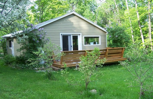 Stony Creek Cottage | Moon Shadow Lodge: An Adirondack Retreat