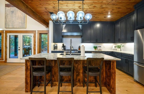 Broken Bow Cabin | Moonlight Vista - 1BR/1 Bunkroom – Wrap-Around Porch