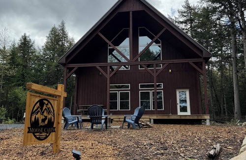 Beaver Cove Cabin | Moose Lodge - Water Access on Moosehead Lake!