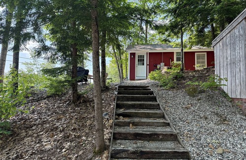 Denmark Cottage | Moose Pond Denmark ME, Lakefront Cottage with Dock, Sleeps 5