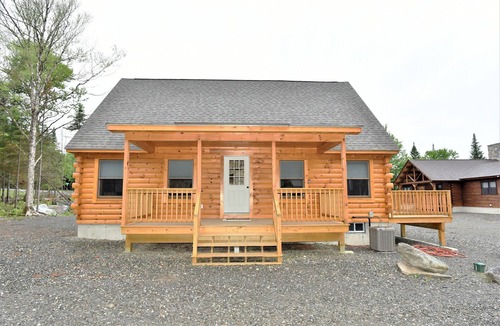 Pittsburg Cabin | Moose Tracks