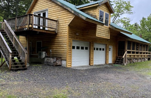 Beaver Cove Cabin | Moosehead Lake Retreat. Spacious Log Cabin, Lake Access, Close to Trails