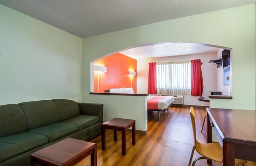 Park Central Hotel | Motel 6 Dallas, TX - North - Richardson