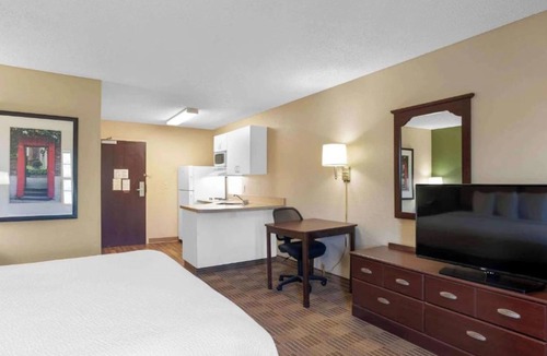 North Greece Hotel | Motel 6 Suites Rochester Greece, NY