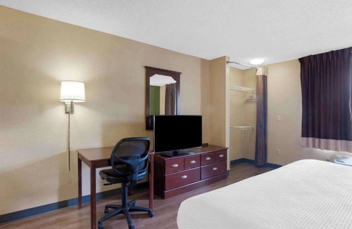 North Greece Hotel | Motel 6 Suites Rochester Greece, NY