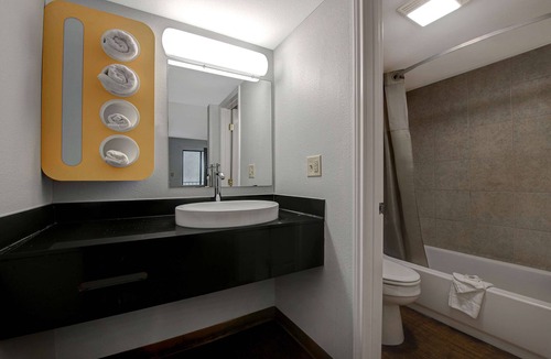 Sulphur Springs Hotel | Motel 6 Sulphur Springs, TX