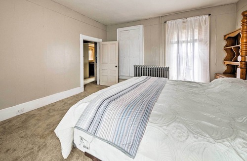 Mt Perry House | Mount Perry Home on Working Farm w/BBQ & Pond!