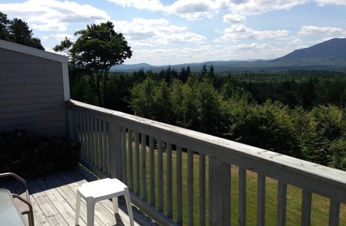 Intervale Condo | Mountain Condo minutes from North Conway