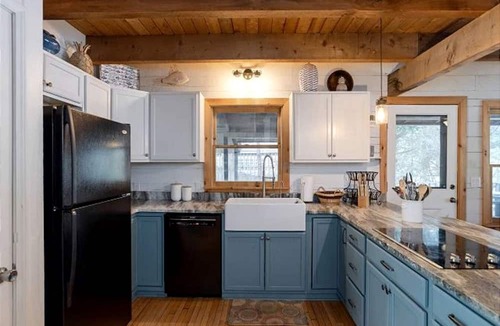 Glenville Cabin | Mountain Lake House in North Carolina
