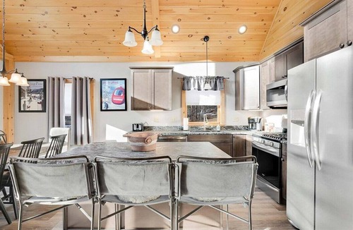 Locke Mills House | Mountain Lake Retreat- Waterfront Chalet