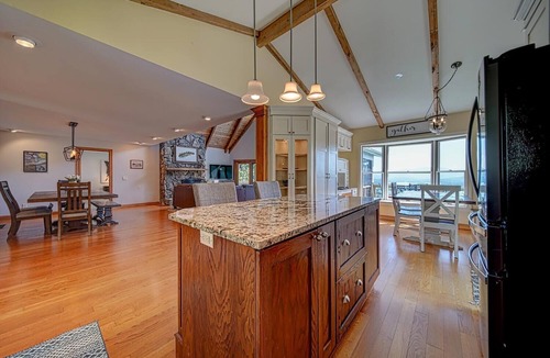 Young Harris House | Mountain Serenity Meets Lake Adventure Near Lake Chatuge