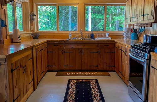 North Penobscot Cabin | Mountain Majesty - Katahdin View & Soft Sand Beach