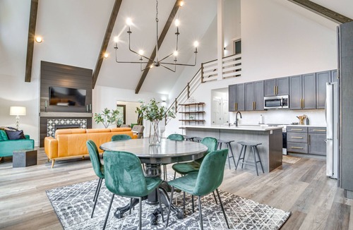 Sunday River Area Cabin | Mountain-View Bethel Cabin: Game Room & Deck