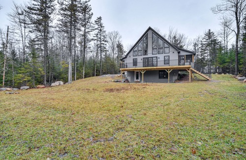 Sunday River Area Cabin | Mountain-View Bethel Cabin: Game Room & Deck