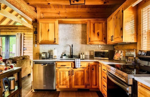 Chalet Village Cabin | Mountain View Log Cabin: 5 Min to DT Gatlinburg! Game Room| Resort Pool| Hot Tub