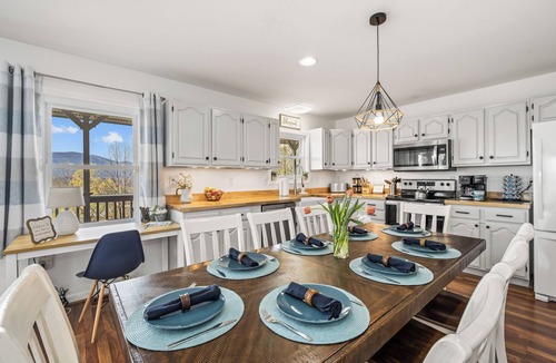 Lake Lure Cabin | MOUNTAIN VIEWS + HOT TUB + COMMUNITY BEACH + GAME ROOM/FAMILY RETREAT