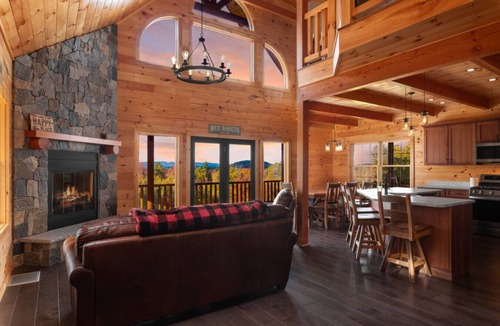 Center Conway Cabin | Mountain Vista | Luxe Log Cabin | Impressive Views