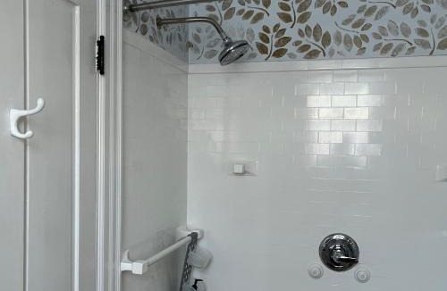 Auburn Bed & Breakfast | Munroe Inn Boutique Hotel