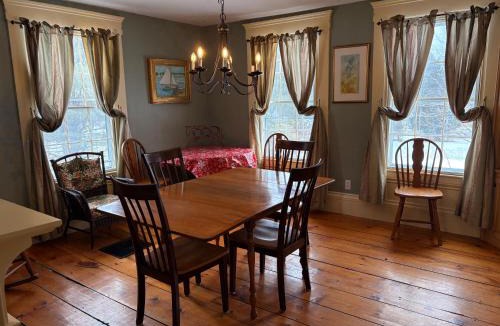 Oakland Bed & Breakfast | My Valhalla Farm-Room Rentals