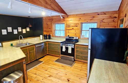Greenville Cabin | Mystic Nights*ATV Access* Lake Access*Hot Tub*Pet Friendly