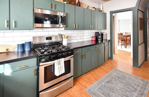 Naples House | Naples Wine Country 5BR Sleeps 16 Hot Tub Near Bristol Mountain Ski Resort
