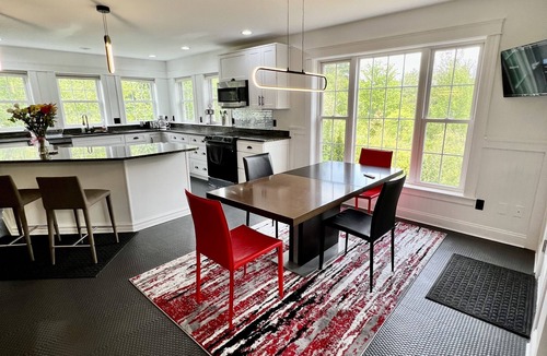 Stroudwater House | Nature with in-town living that feels a world away. May-June-July special!