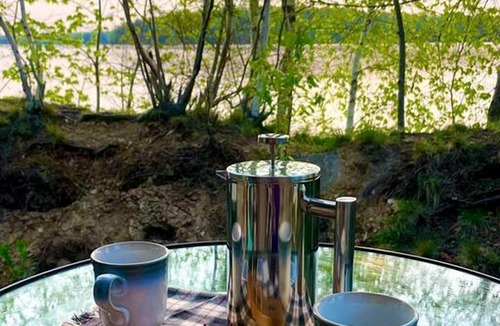 Monmouth House | Naughty Dog Private Island Log Cabin in Monmouth, ME