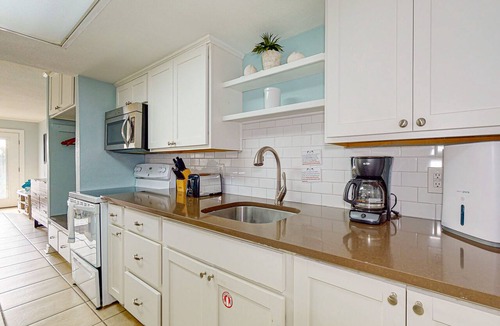 Old Town Condo | Near Beach, Shared Pool, Hot Tub, Golf Cart Access