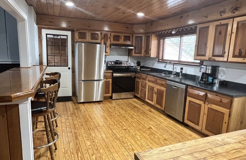 Old Orchard Beach House | Near Beachs, Bars & Restaurants with two 24-hour Beach Parking Passes Included!