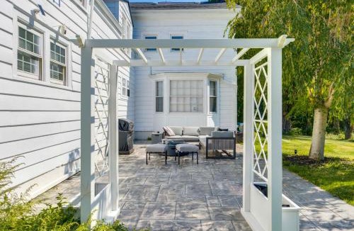 Conneaut House | Near Lake Erie, Harbor & Parks: Conneaut Getaway!