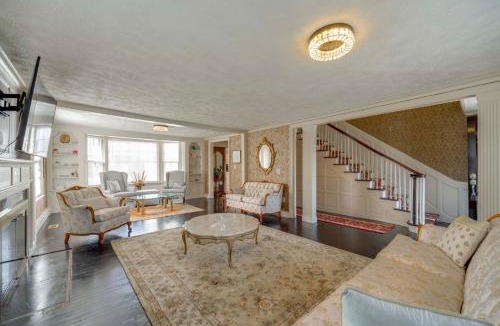 Conneaut House | Near Lake Erie, Harbor & Parks: Conneaut Getaway!