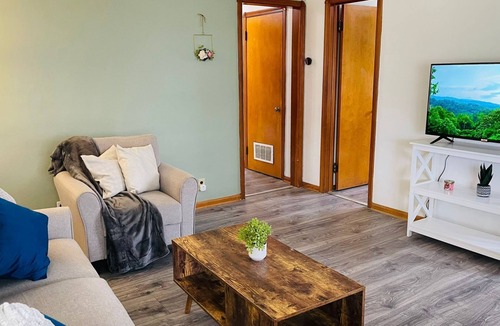 Garfield Heights House | Near National Park Home Away from Home