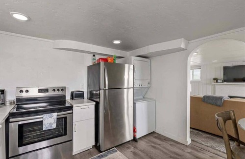 Provo House | Near Provo Airport & Parks, FrontRunner Station!