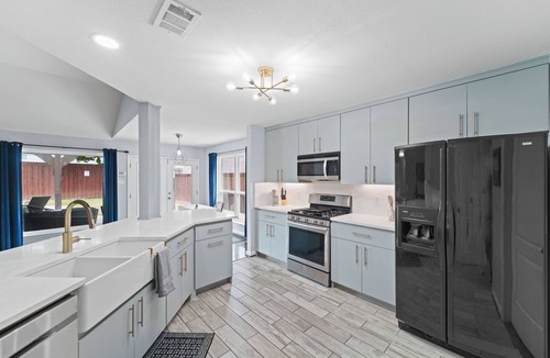 South Arlington House | Near Stadiums, Epic Central, Featuring a Private Pool