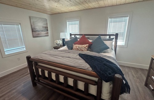 Duncansville House | NEW! 3-bed farmhouse in Duncansville w AC, WiFi. Close to Blue Knob Ski Resort