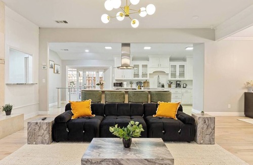 Lake Highlands Villa | [NEW] 6BR Pool Villa | Sauna | Game Room | Theater