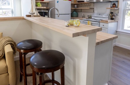 Southport Apartment | New! Above garage loft style apartment!