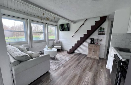 Conneaut Lakeshore Ski Chalet | *NEW ALL 6 Chalets by the Lake - Conneaut Lake, PA