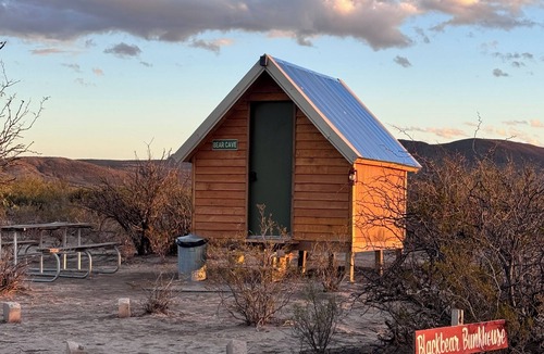 Alpine Cabin | New Build 2 person Bear Cave Cabin close to Big Bend NP & SP