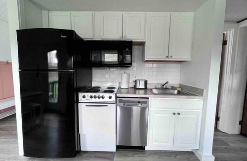 Conneaut Lakeshore Ski Chalet | *NEW Chalets by the Lake - #2 - Conneaut Lake, PA