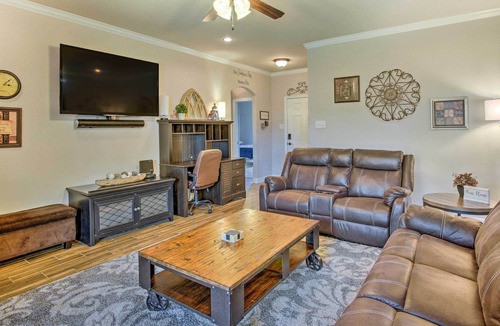 Greenville House | NEW! Charming Family Home ~ 25 Mi to Lake Tawakoni